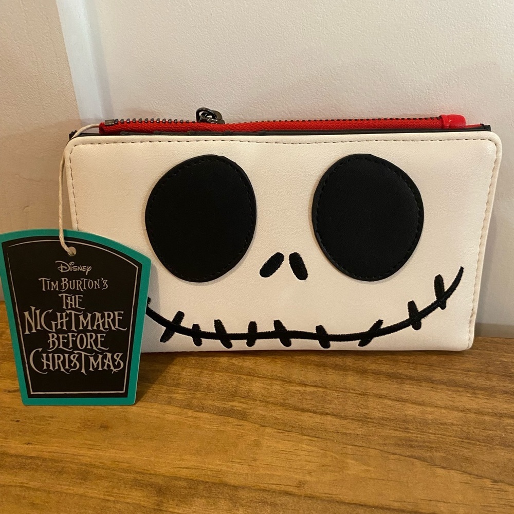 *sold*Loungefly Disney NBC Nightmare Before Christmas Santa Jack Face Wallet - Picture 1 of 5